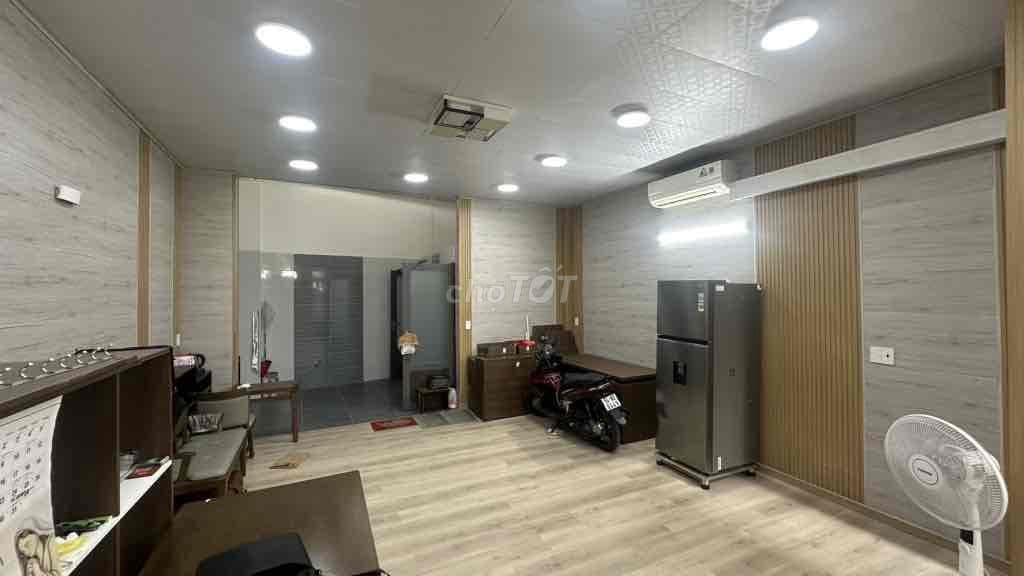 Hẻm Xe Tải sau lưng Mặt Tiền 5.5x25.6m- Tân Thới Nhất Quận chỉ 8.1 Tỷ