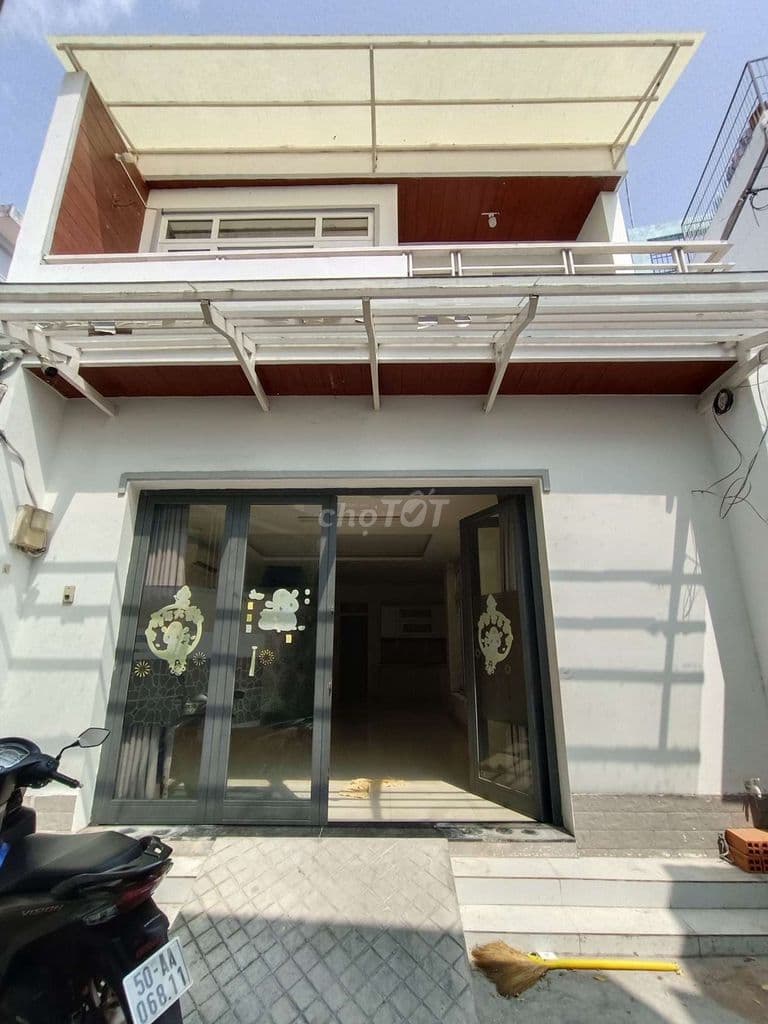 Nhà để sửa - 5.5 x 12 - hẻm xe hơi - Quang Trung chỉ hơn 6 đồng