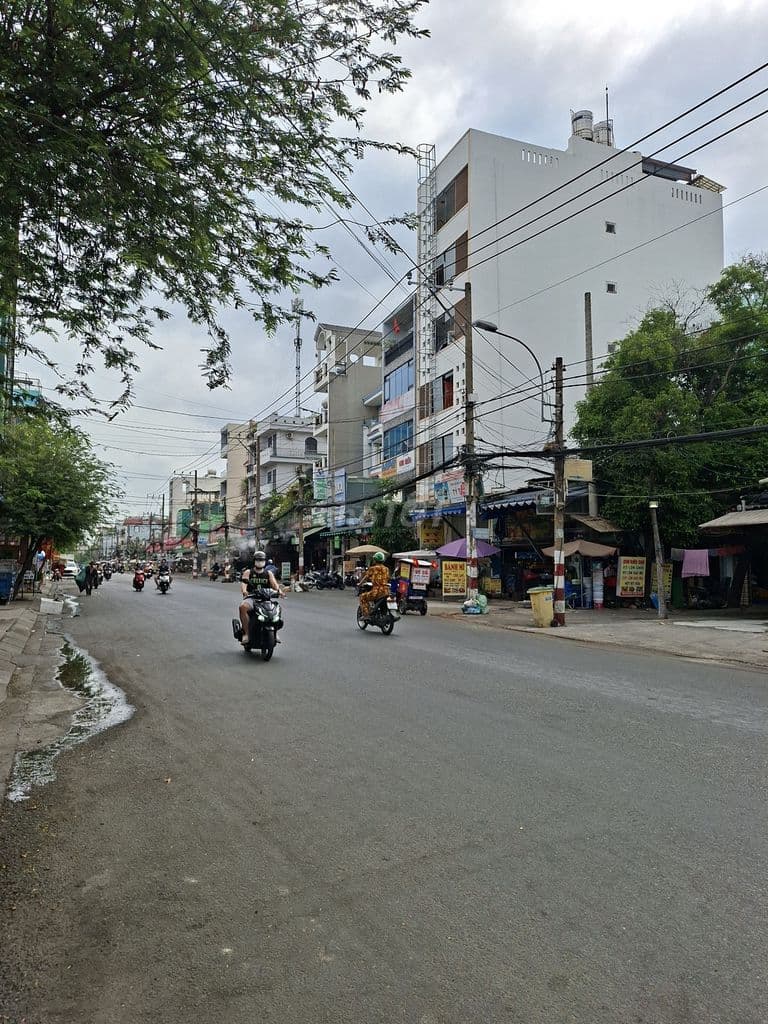 Bán Nhà Mặt Tiền Đường Hồng Hà Khu Sân Bay P2 Tân Bình - Ảnh 3