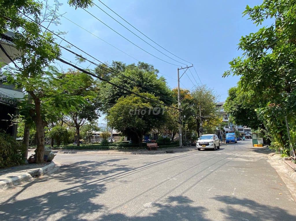 Hẻm 12m Khu VIP có công viên 4.4x17