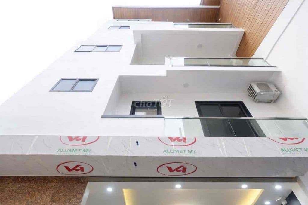 Nhà Mới Cầu Giấy 40m2 - 5 Tầng - Ở Ngay - Kinh Doanh - Ngõ Thông - Vip