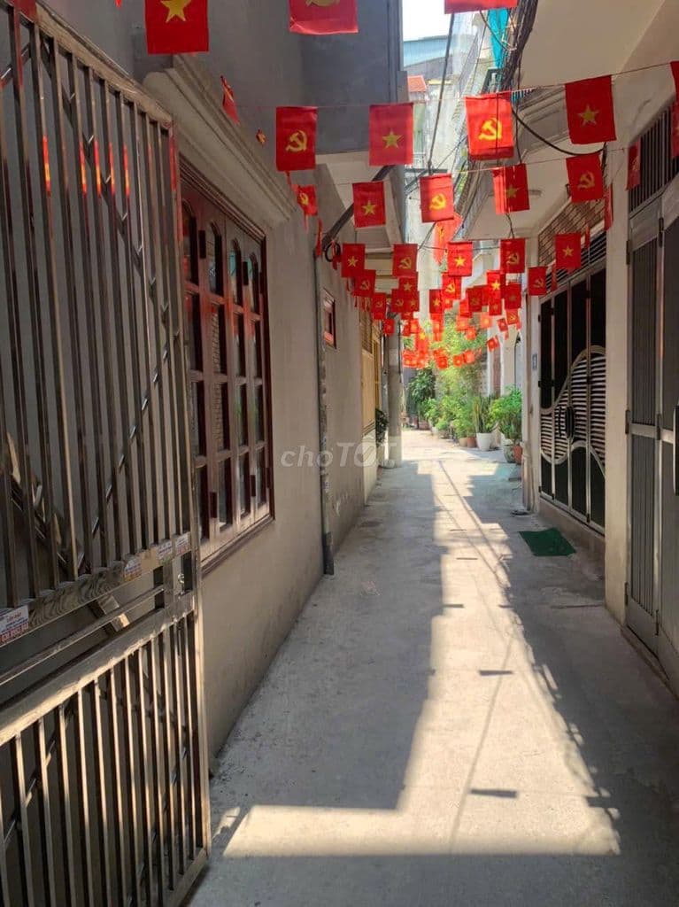 bán nhà 5 tầng Lĩnh Nam giá 6.5 tỷ