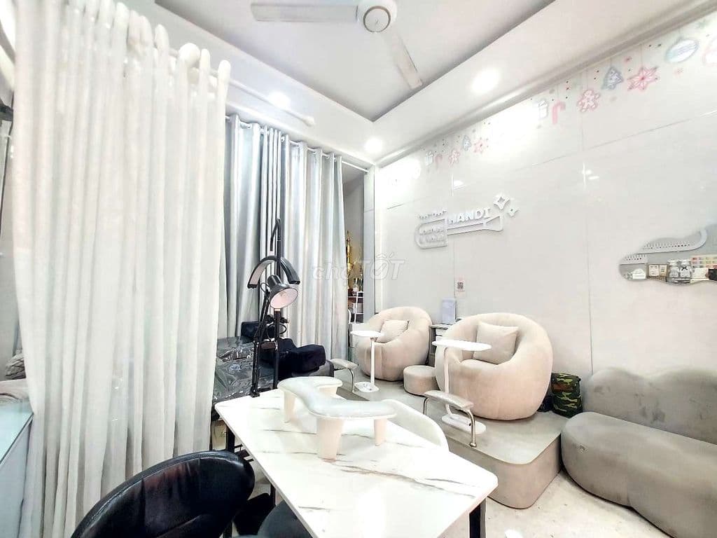 HXH Nguyễn Đình Chiểu, 4 tầng, 5PN, giá 8.85 tỷ TL,hẻm kinh doanh tốt