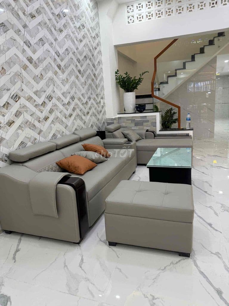 Bán nhà vị trí kinh doanh tốt, 4x17m, 2 lầu nhà