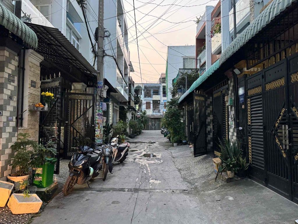 Nhà Bình Tân ( 4,4m x 15m ) 1 trệt 2Lầu, Nhà đẹp - Ảnh 2