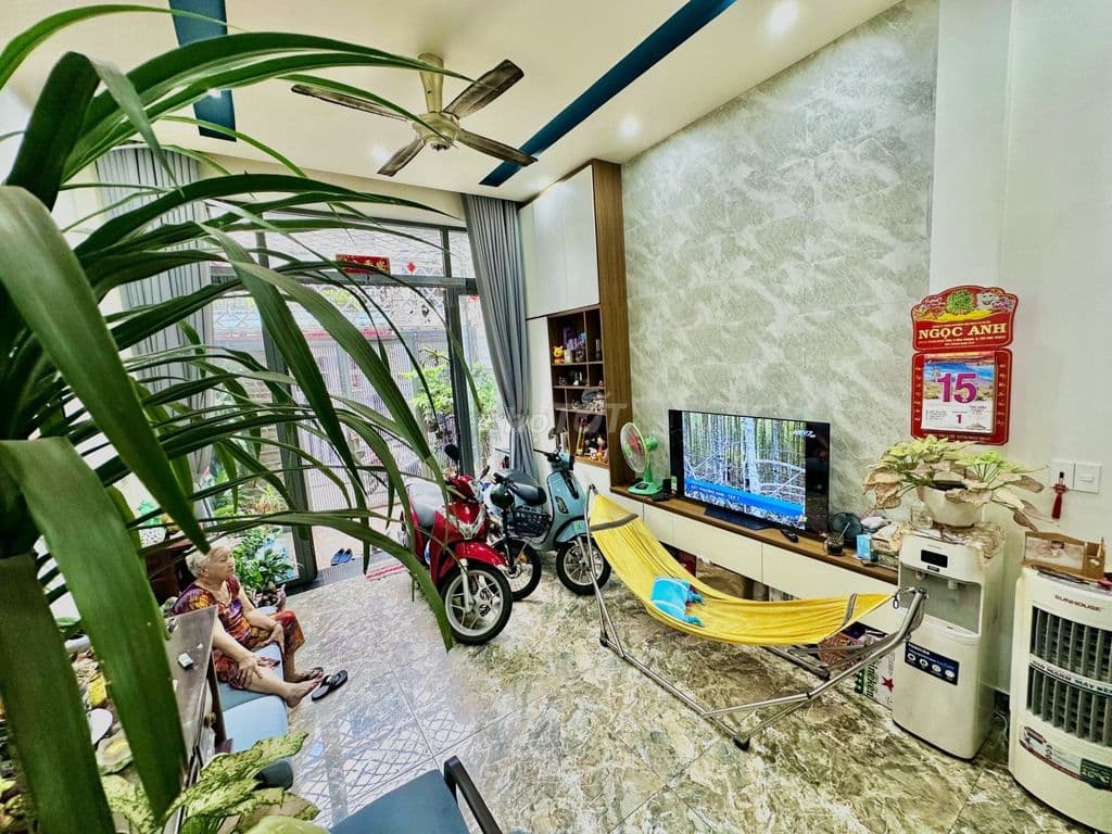 KHU HIẾM NHÀ BÁN NGUYỄN VĂN NGHI CHỢ GV 44M HẺM MỘT TRUC GẦN MT SHR