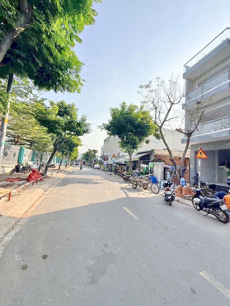 Thơm - 3 lô đất nở hậu mặt tiền đường số KDC trung tâm cạnh PMH Q7 - Ảnh 2