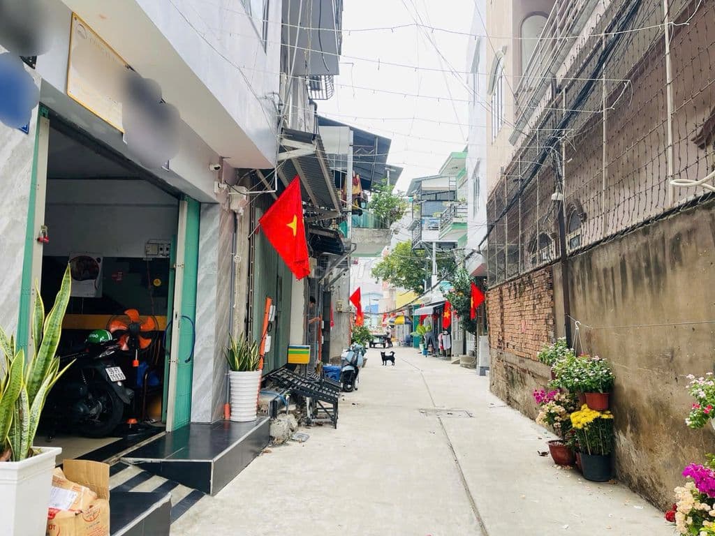 HẺM THẲNG 4M THÀNH THÁI Q1O GẦN RIVERA 3,7X12M-4LẦU BTCT CN 40M-6,2 TỶ