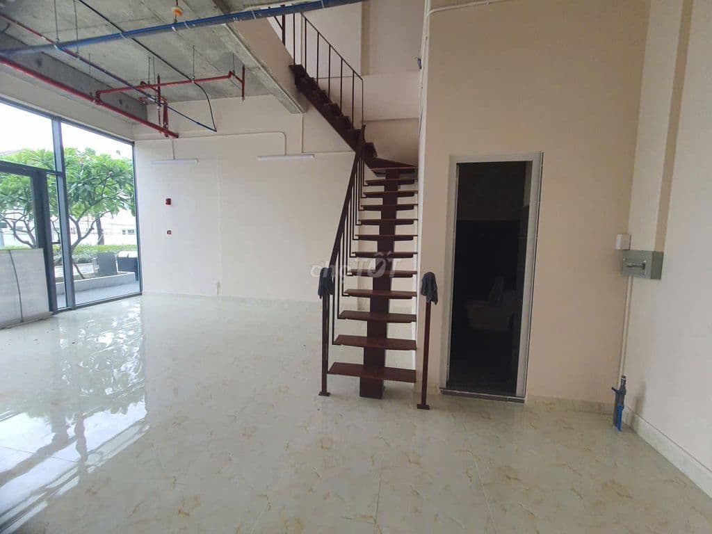 Shophouse 2 tầng mặt tiền QL13 mới 100%, sổ sẵng, mua trực tiếp từ CĐT - Ảnh 2