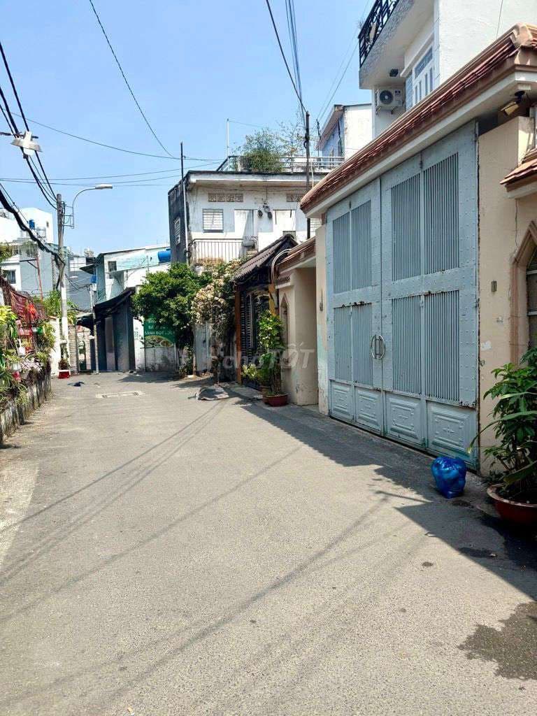 🚗 xe hơi đậu cửa, nhỉnh 4T, ngang 4m