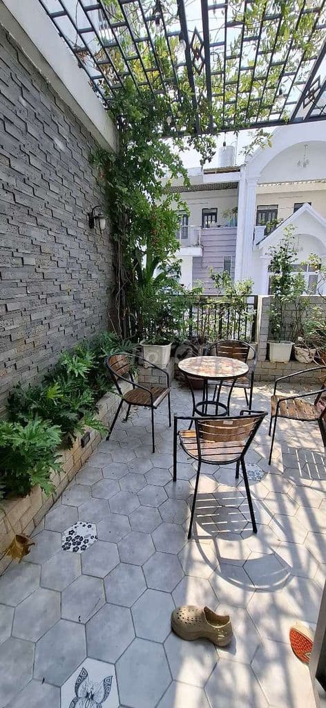 Nhà hẻm xe hơi huỳnh thị đồng