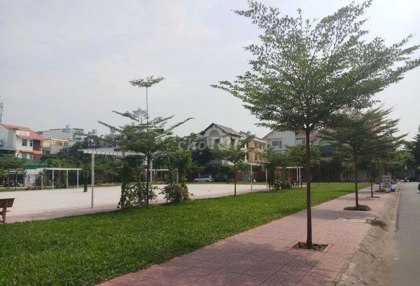 Nhà Đẹp View Công Viên Bình Lợi, DT 5X20M. Trệt 2 lầu ST