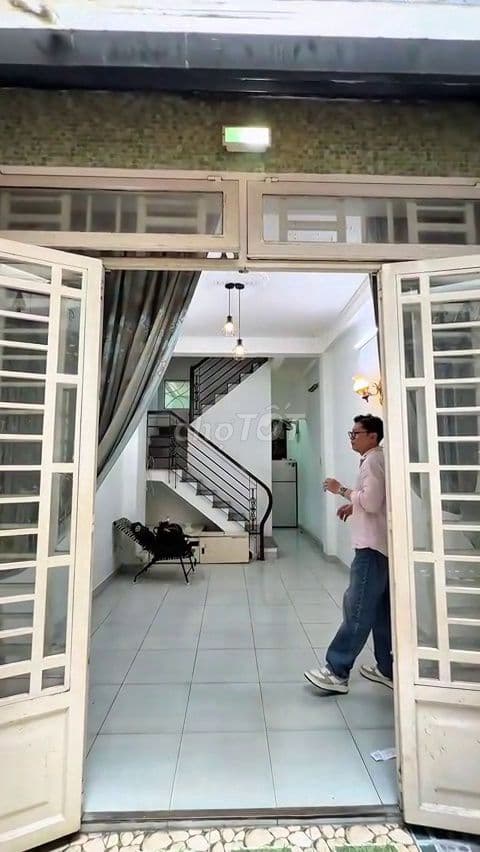 Nhà 4 tầng hẻm nội bộ an ninh Lý Thường Kiệt giáp Q10 đáng chốt ngay - Ảnh 2