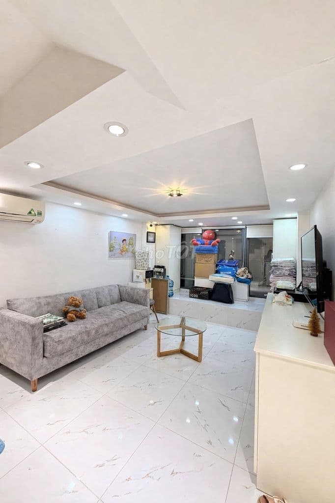 Bán nhà đường Hoàng Hoa Thám Quận Tân Bình, ngang 5,2m với 71m2 đất - Ảnh 2