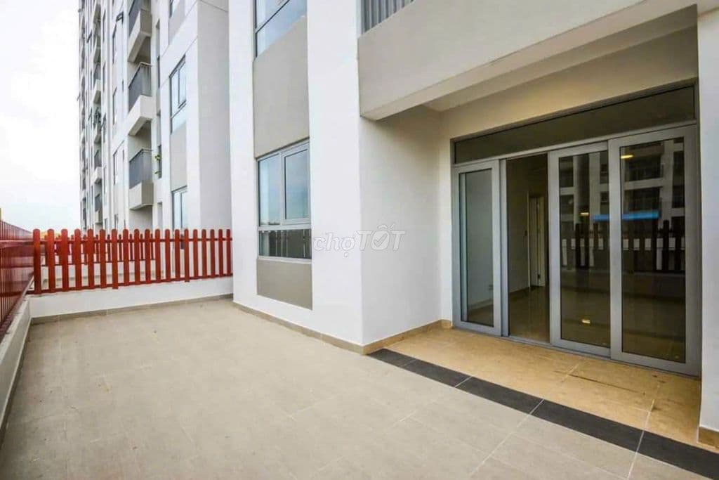 Bán căn hộ có sân vườn riêng 35m2 - tại Quận 7 - sổ hồng cầm tay sẵn