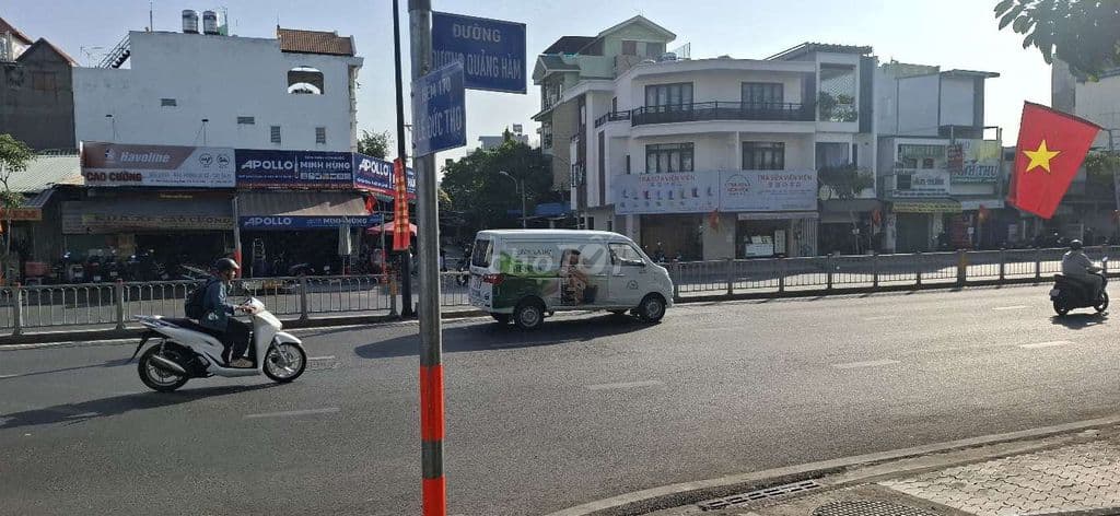 Nhà đẹp mặt tiền kinh doanh