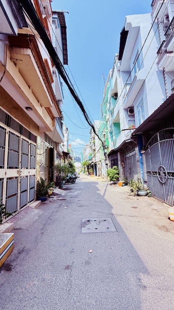 Nhà ngon hẻm xe tải thông, DT(5.9x11m) tại Phạm Văn Chiêu. Giá 3.99 Tỷ