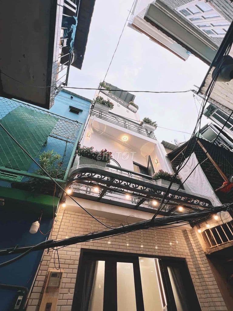 Nhà Q3 CMT8 – 4 tầng – 2PN/3WC – full nội thất – 4.87 tỷ