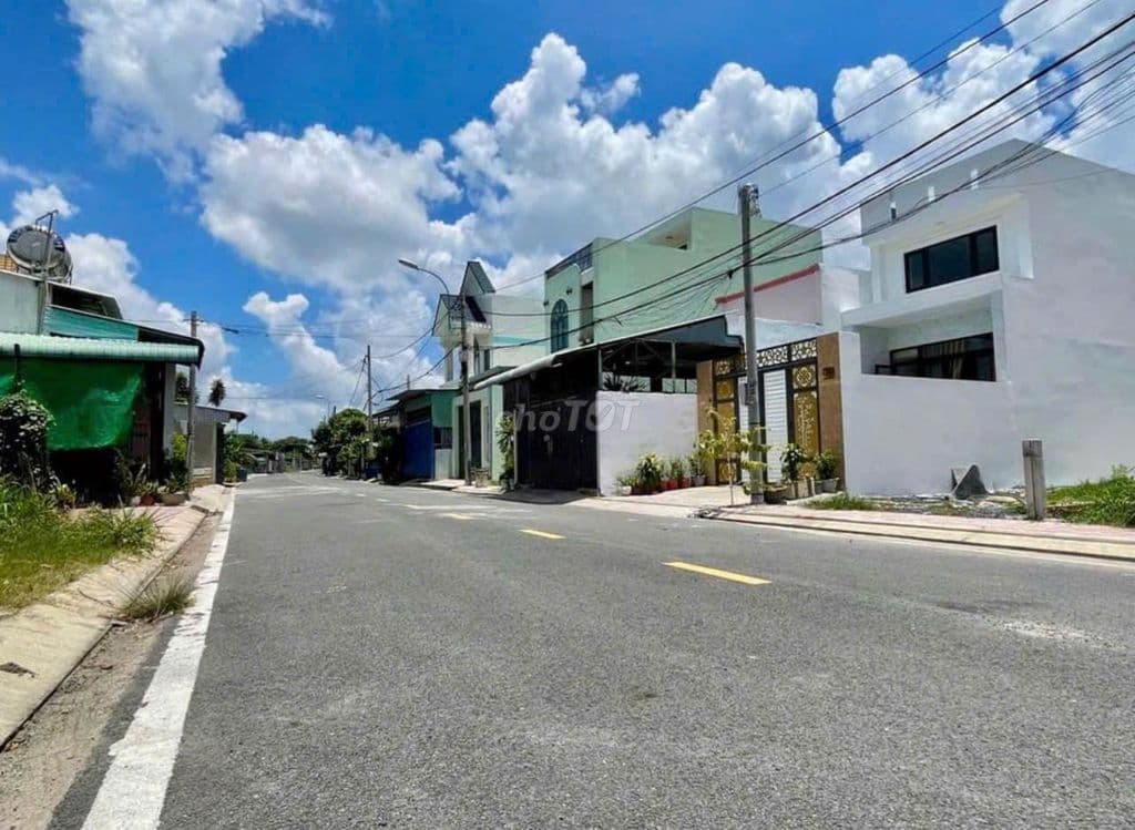 CẦN BÁN GẤP.MT PHẠM VĂN CHÉO TT CỦ CHI GIÁ RẺ.83m2 THỔ CƯ. GIÁ 550TR. - Ảnh 2