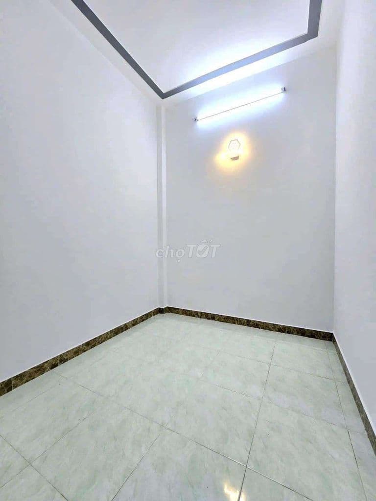 cần bán nhà CC lầu 1,đường tăng bạc hổ, P11 Q.Bình Thạnh