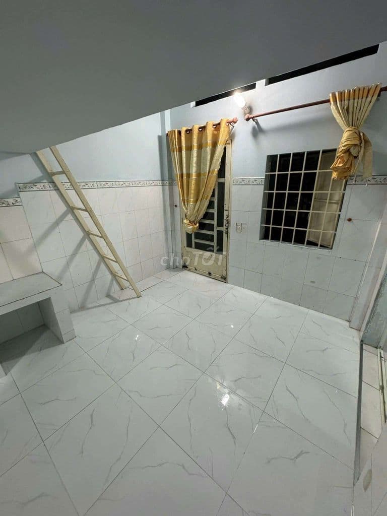 bán nhà nguyên căn giá rẻ 1 trệt 1 gác lững 2 phòng ngủ.1 wc - Ảnh 3