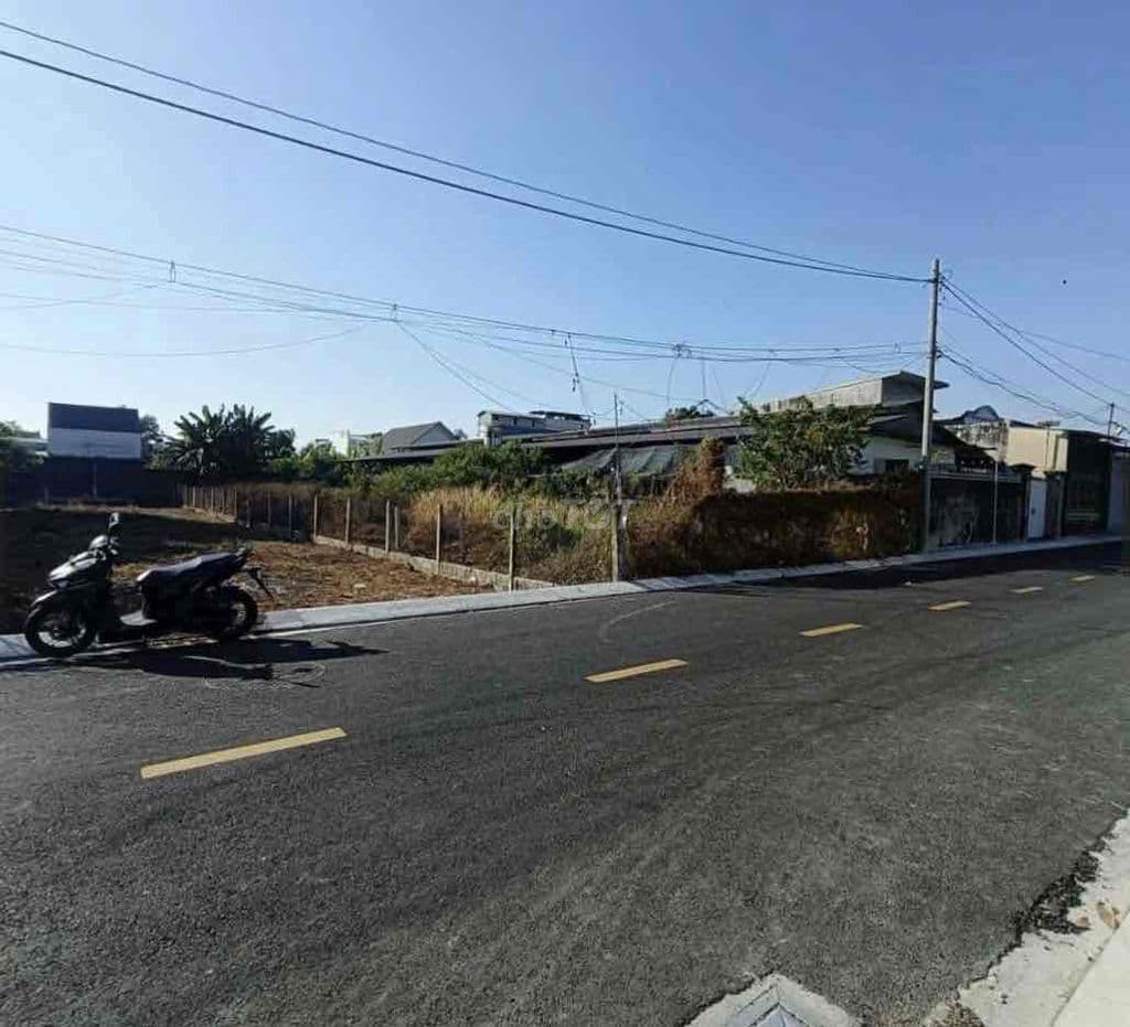 Chủ cần bán gấp lô đất đẹp Mặt Tiền Nguyễn Viết Xuân Trung Tâm Thị Trấ - Ảnh 2