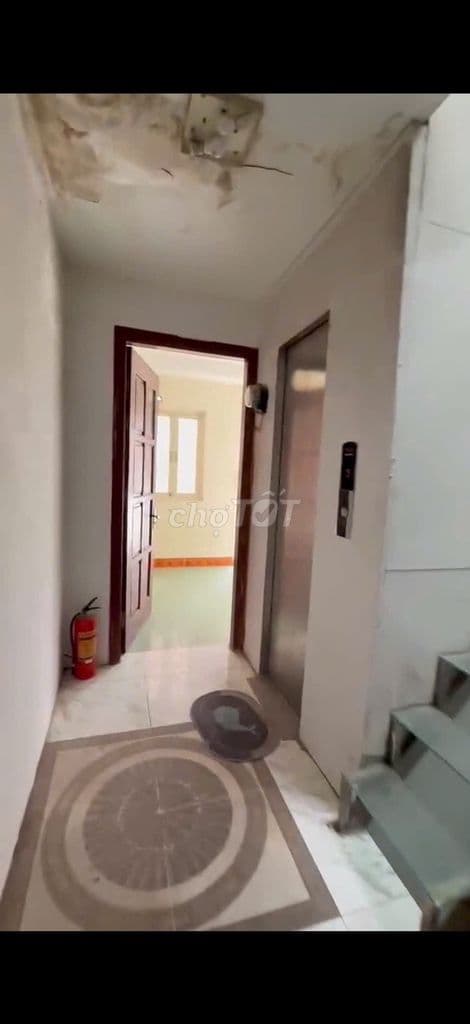 Hào Nam 20m ra Phố 6 tầng Thang máy Dt 40m ngõ 3m 11,95 tỷ.