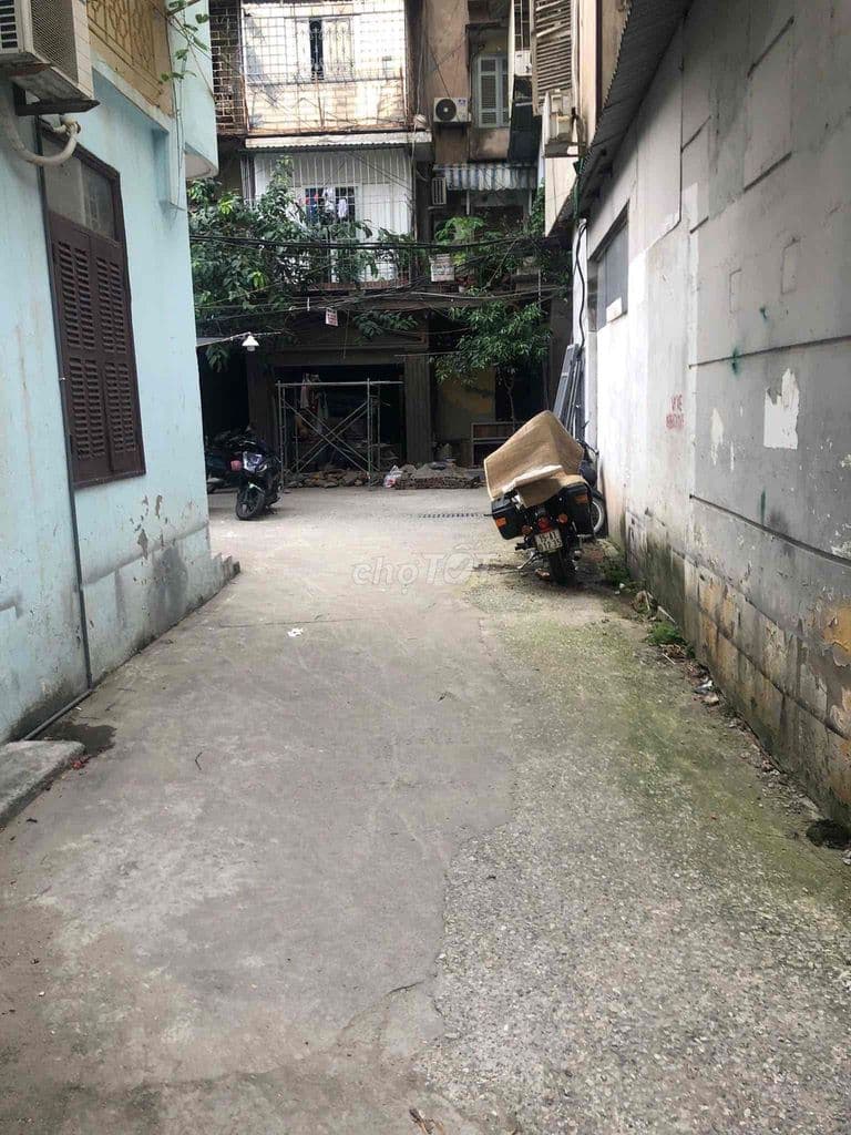 Bán gấp căn nhà cấp 4 phố Lê Thanh Nghị Bách Khoa 50m mt 4.7m giá9.3ty