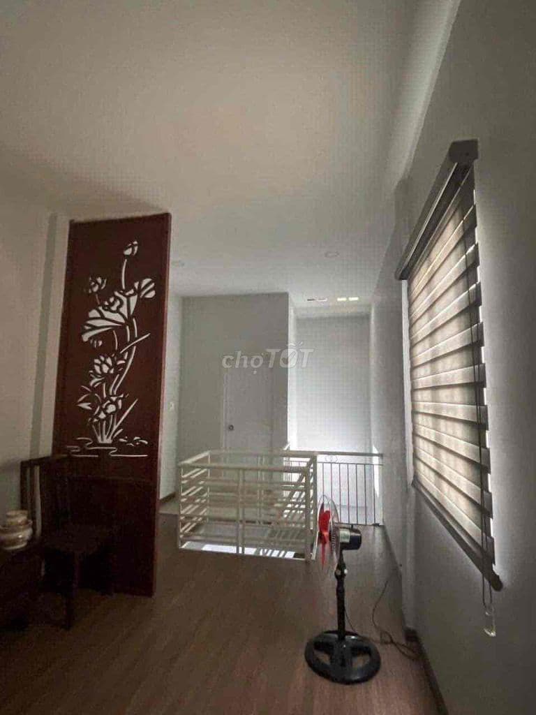 nhà chính chủ bán gấp giá TL