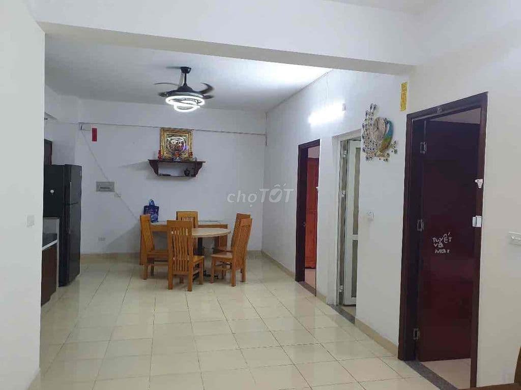 CHUNG CƯ HOÀNG CẦU 72M - 2 NGỦ - CẠNH HỒ HOÀNG CẦU - CÓ BAN CÔNG - Ảnh 2