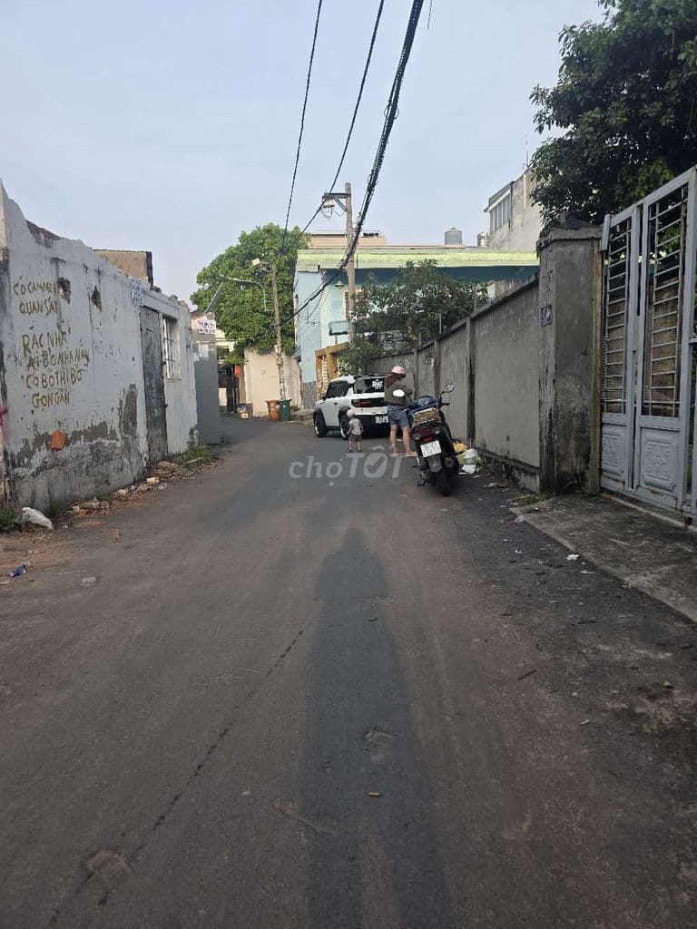 Chính chủ cần bán đất thổ cư hẻm thông ô tô đậu gần Hoàng Diệu 2