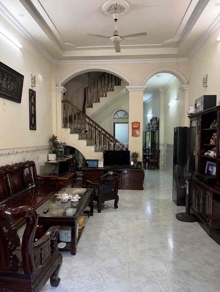 Gần trường - chợ, nhà Xóm Đất 3T - 63m2, ngang 5m. 10.3 tỷ - Ảnh 2