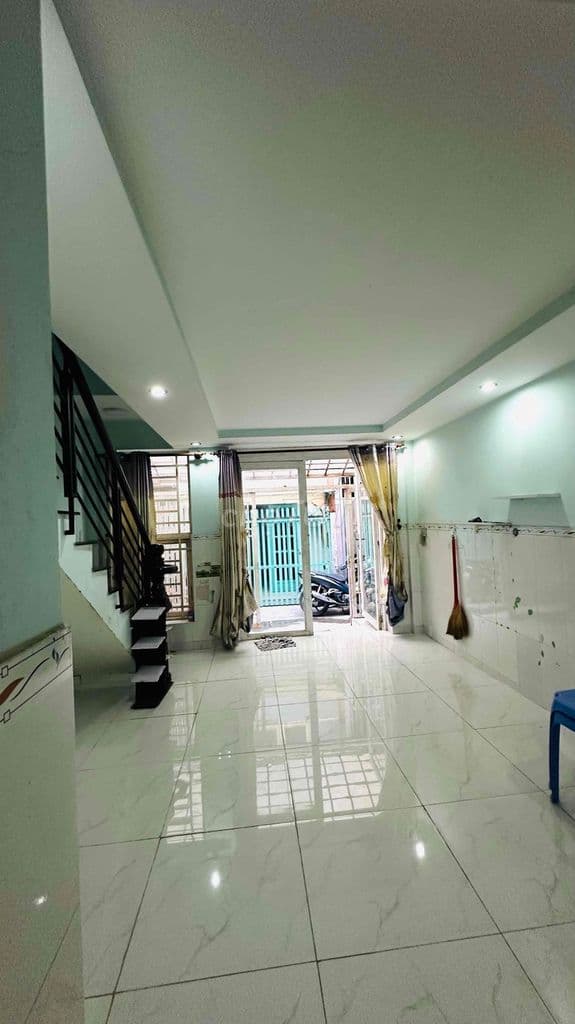 nhà 3 tầng. gần mặt tiền. cạnh kdc Hồng Long. đường Hiệp Bình hbp - Ảnh 3