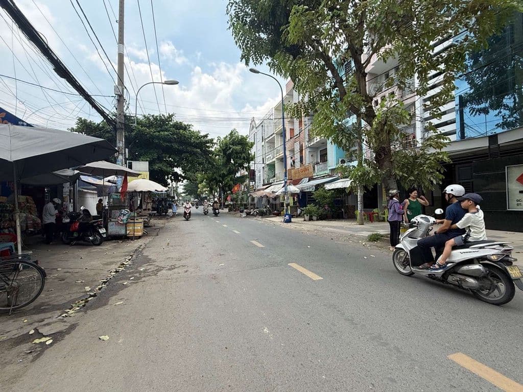 CHỦ NGỘP BÁN NHÀ MTKD SÁT PHAN VĂN HƠN KO LỘ GIỚI GIÁ NHỈNH 12TY