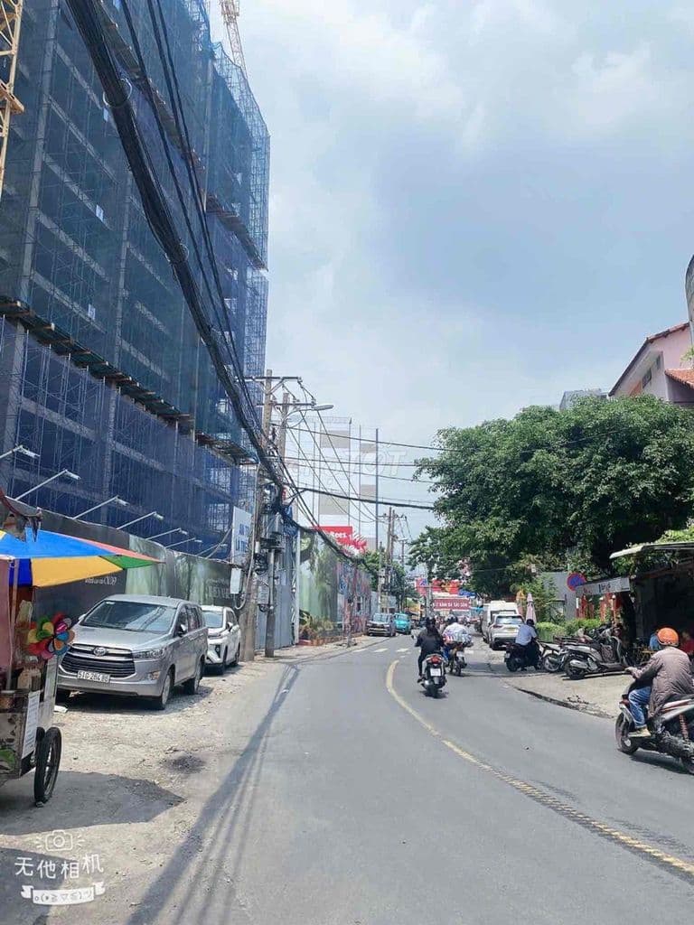 Giá: 1Tỷ750 - MT Hẻm Kinh Doanh – Lê Quang Định P11 – 3 TẦNG Diện Tíc