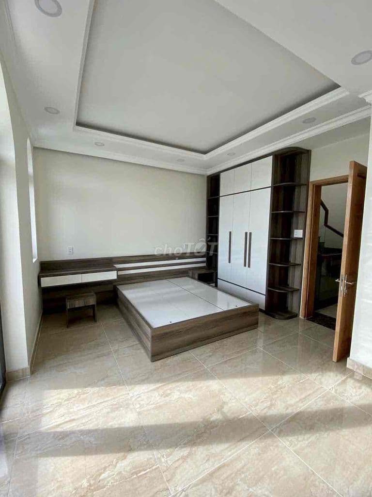 Bán nhà nội thất đầy đủ đường 8m rộng rải - Ảnh 3