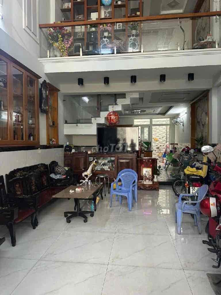 NHÀ HẺM XE TẢI - 70M - 4 TẦNG - HT26 - QUẬN 12 GIÁ 6,9 TỶ - Ảnh 2