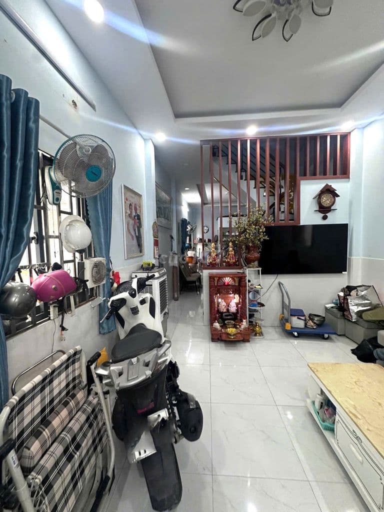 Hiếm Nhà 70m² Trường Thọ Thủ Đức – 2 Tầng – Giá Mềm - Gần Metro