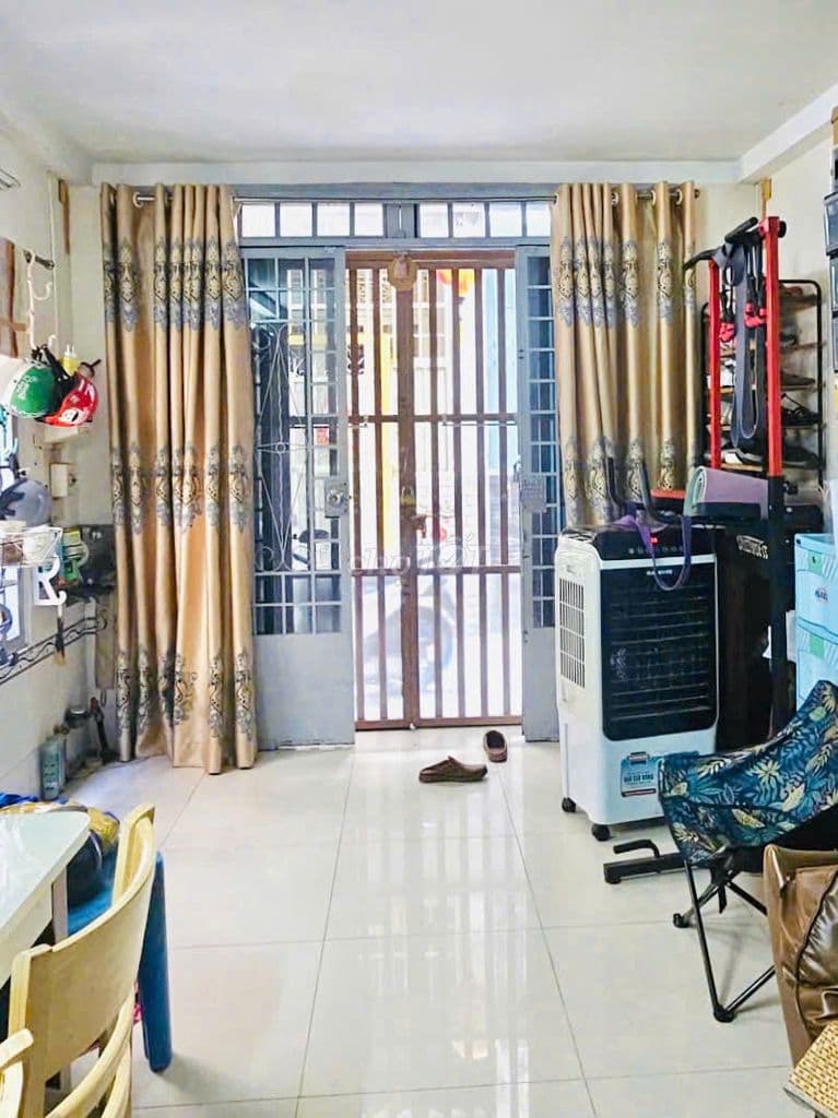 Chính chủ bán nhà 2 tầng sử dụng hơn 80m2 - Sát hẻm ô tô Bùi Đình Tuý - Ảnh 2