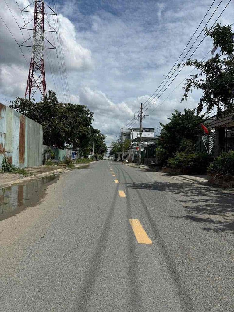 Chủ ngộp cần bán gấp lô đất gần sông Sài Gòn sổ Hồng riêng