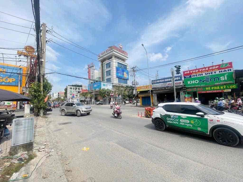 Lô Đất thổ cư ngang 10m, Mặt tiền hẻm 92 Vườn Lài, 190m2, hẻm xe tải