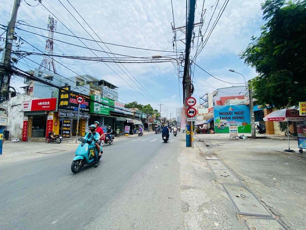 NHÀ ĐẸP 3 LẦU ĐƯỜNG XE HƠI NGUYỄN DUY TRINH CHỈ HƠN 8 TỶ * DT: 5,7 x - Ảnh 2