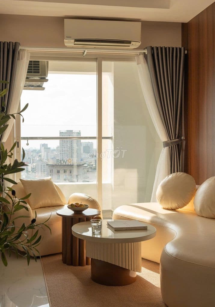 Bán căn hộ 2PN 2WC 72m2, Terra Royal Quận 3, TPHCM