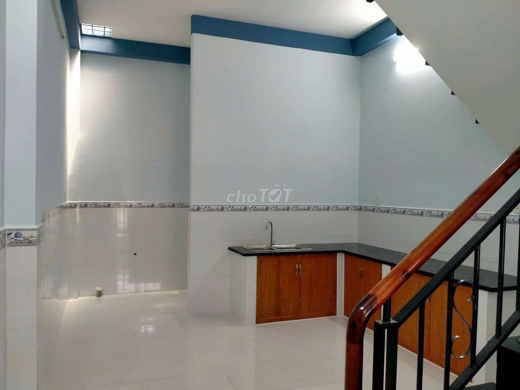 Bán nhà đẹp ngay chợ ấp 5 DT: 4m+14m 1 lầu 3pn 2w đường 4m bê tông - Ảnh 3