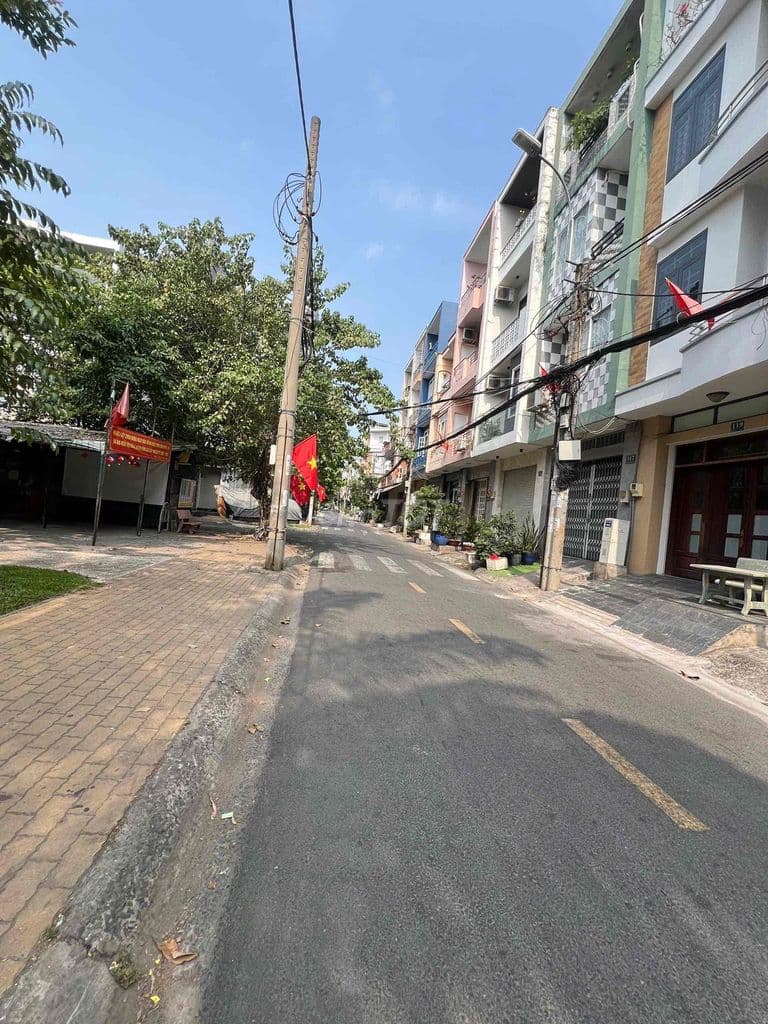 Mặt tiền view công viên giá tốt - Ảnh 3