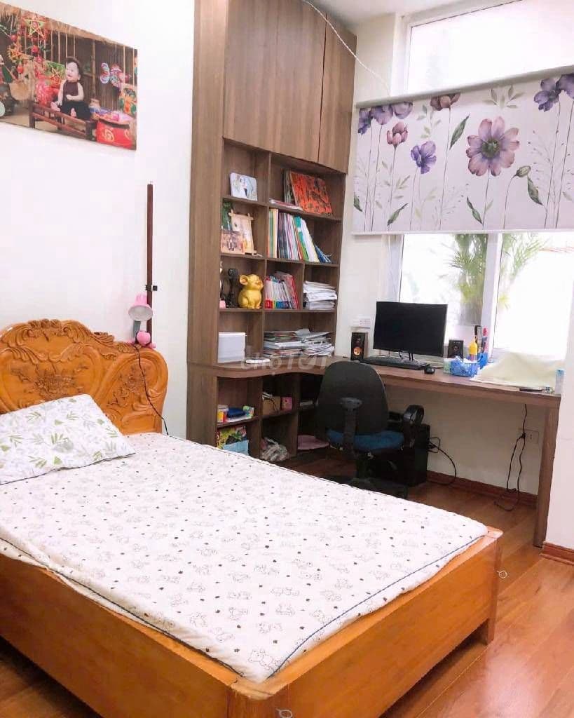 Nhà dân xây 5 tầng cạnh sau học viện tài chính, ô tô đỗ cửa - Ảnh 2