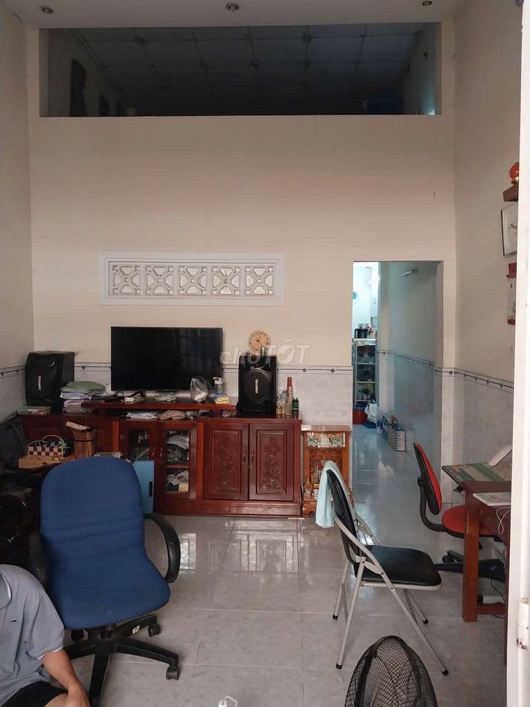 Cần Bán gấp nhà cấp 4 P .ĐHT .Nguyễn văn Quá DT 4 x12 gác lửng 2PN 2WS - Ảnh 3