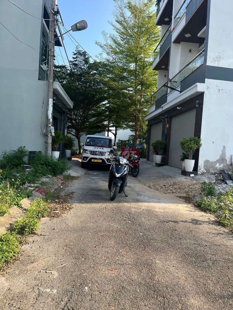 Bán đất full thổ cư đường xe hơi bè ngang 5 m dân trí cao