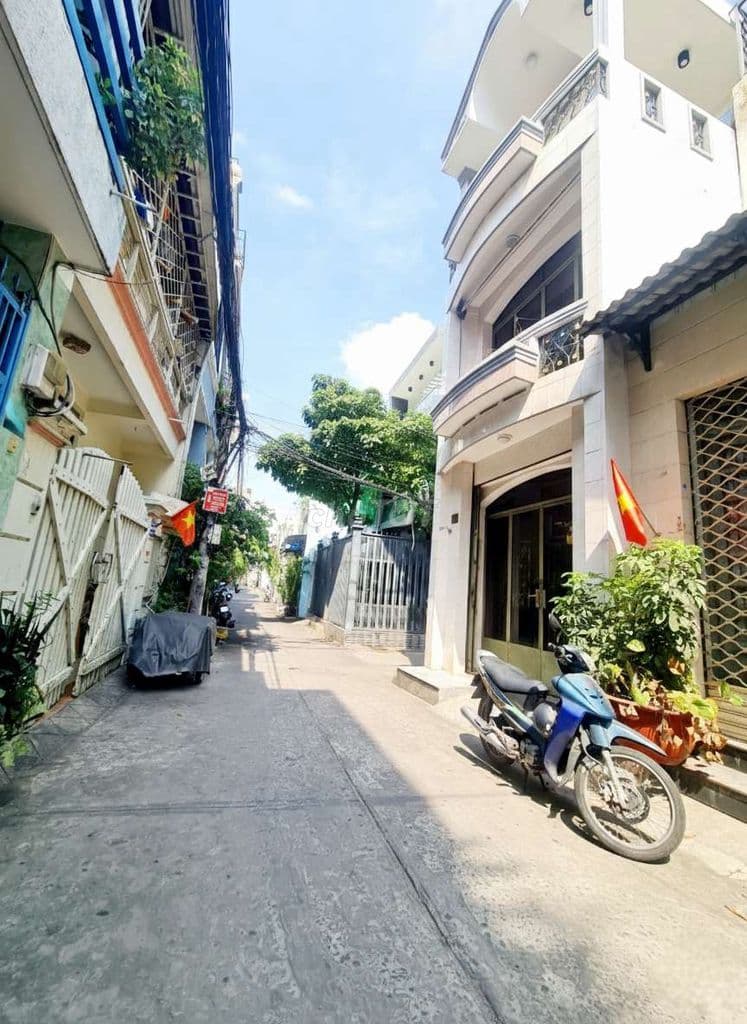 NHÀ CŨ TIỆN XÂY MỚI 50M2 HẺM XE TẢI THÔNG LẠC LONG QUÂN KẾ ĐẦM SEN - Ảnh 2