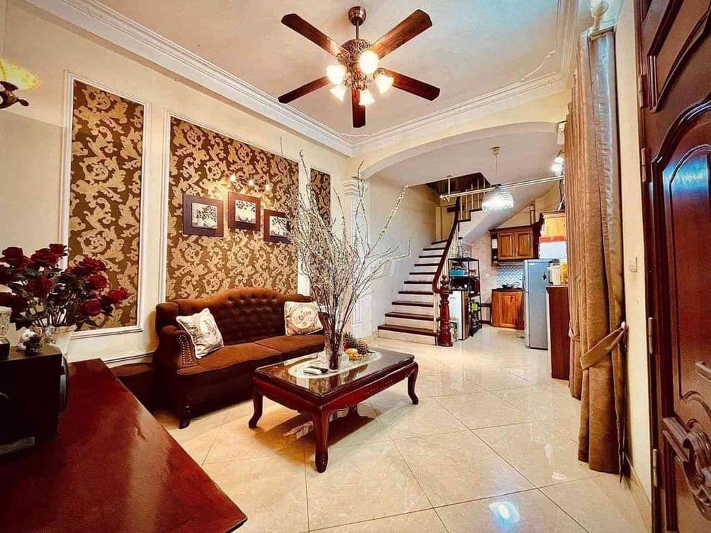 bán nhà 5 tầng phố Minh Khai vị trí đẹp
